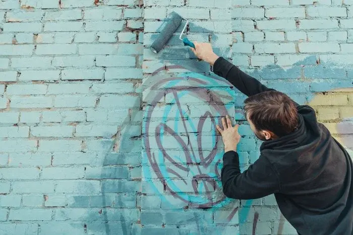 cleaning_graffit(1) - Copy